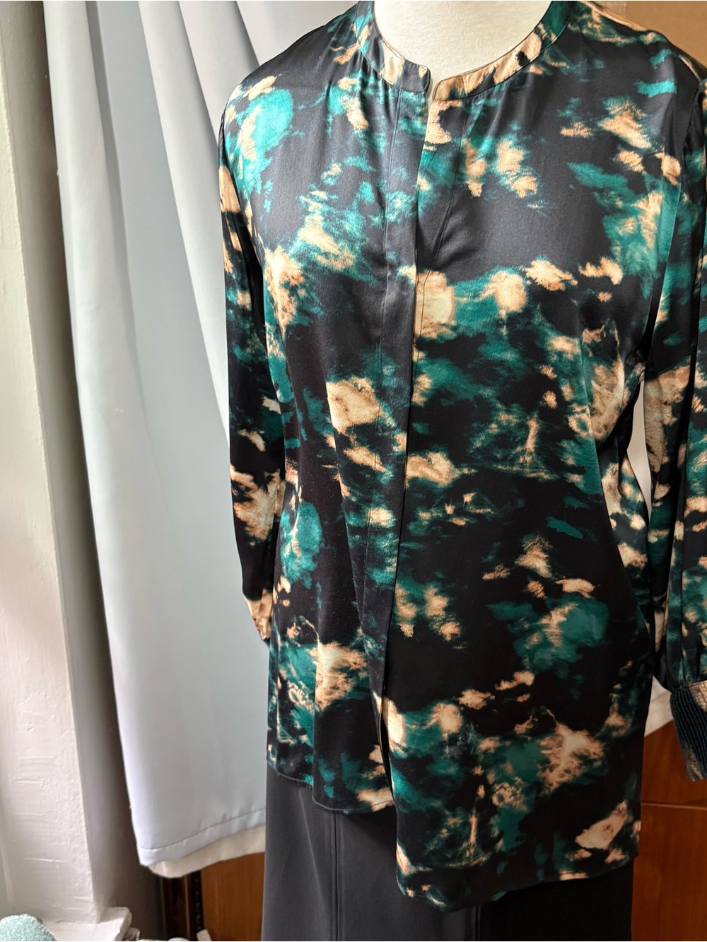 Silk Johnny Was Abstract TieDye Print Tunic Blouse in Teal, Black and Gold, Sx M